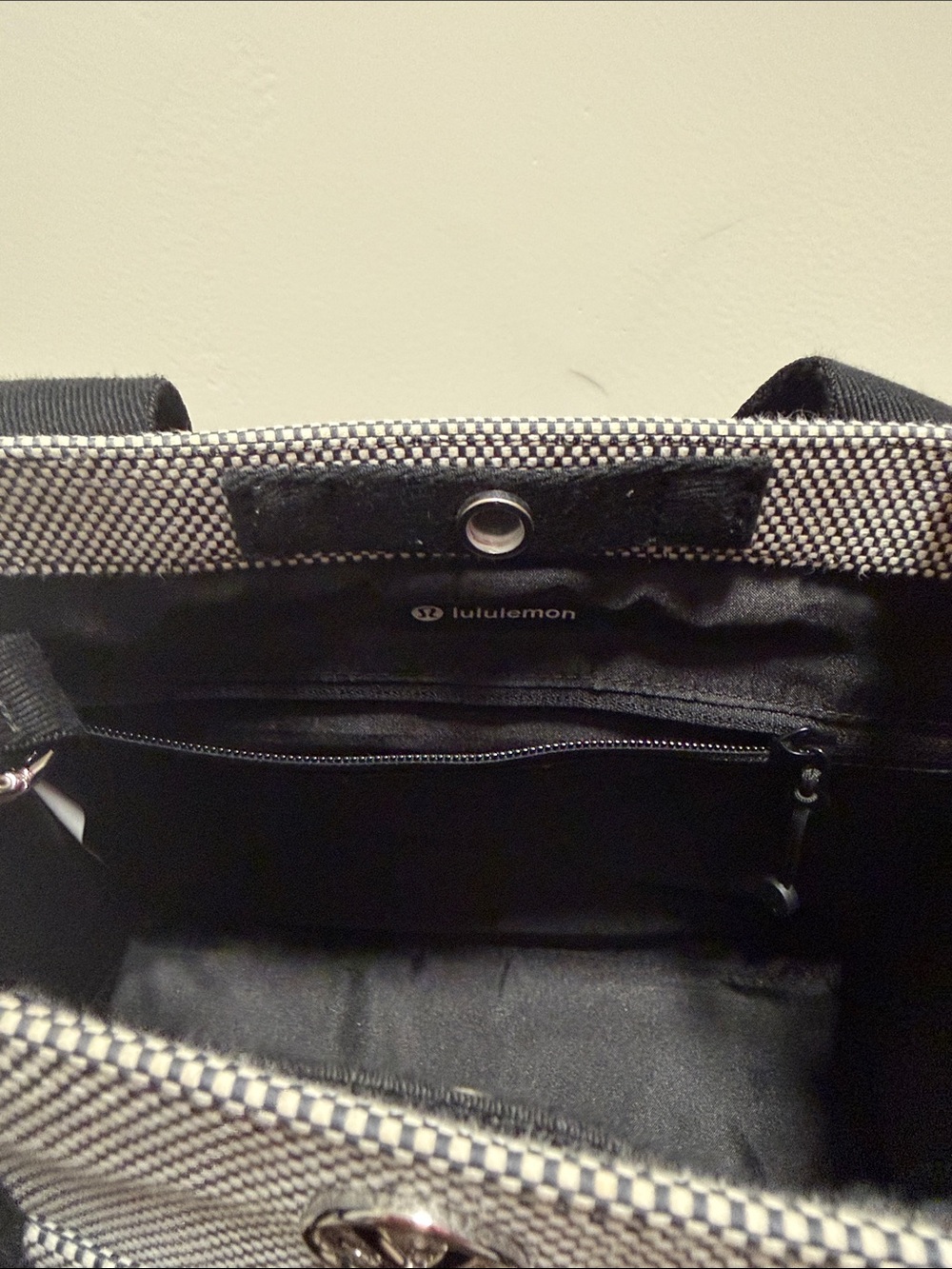 lululemon athletica Black and White Woven Crossbody Tote Mini - Picture 3 of 5